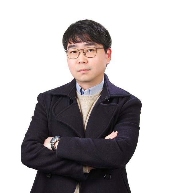 박만호 전문기자 (약사/변호사)