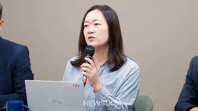 김종미 공동대표는 남성 중심 의사결정 구조에서 벗어나려면 먼저 제도적 장치가 뒷받침돼야 한다고 강조했다. 뉴스앤조이 안디도