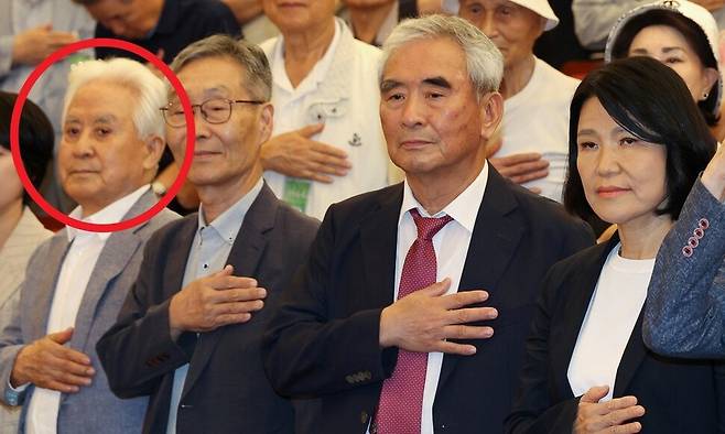 왼쪽부터 허화평 미래한국재단 이사장, 주대환 민주화운동동지회 의장, 이영훈 새역사국민운동 공동대표, 이진숙 국민의힘 의원. 김정효 기자 hyopd@hani.co.kr