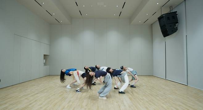 발소리까지 귀에 쏙! 튜이드, 7인 7색 'SUN KISS' 안무 연습 영상 공개