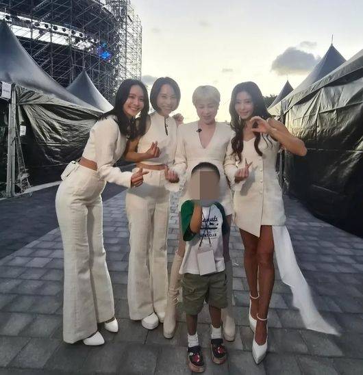 주얼리 멤버와 조민아 아들 강호. 사진 | 조민아 SNS