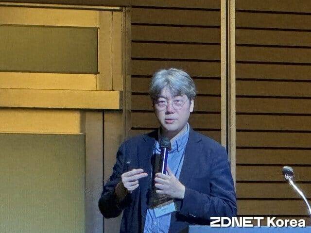 이상근 고려대 정보보호대학원 교수가 11일 개최한 '제5회 금융 보안 워크숍'에서 발표하고 있다.