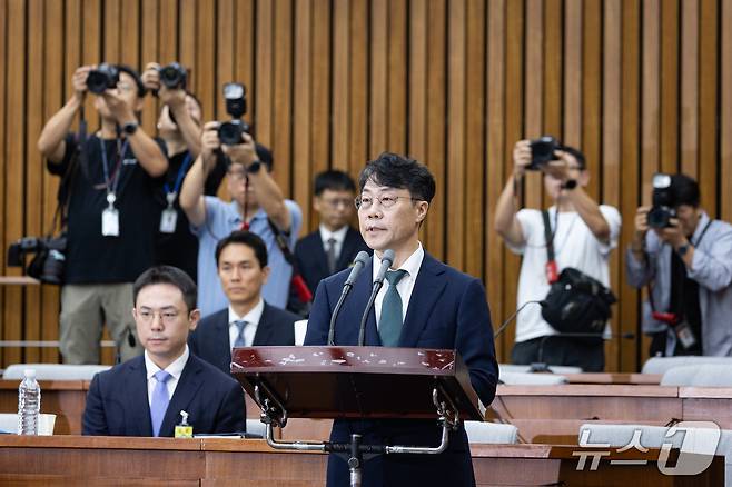 김성수 대법관 후보자가 14일 서울 여의도 국회에서 열린 대법관(김성수) 임명동의안 심사를 위한 인사청문회에 출석해 인사말을 하고 있다. 2026.9.14 ⓒ 뉴스1 유승관 기자