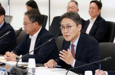 권대영 금융위원회 부위원장이 18일 서울 중구 금융결제원 대회의실에서 열린 '금융권 인공지능 전환 현장 간담회'에서 발언하고 있다. 연합뉴스