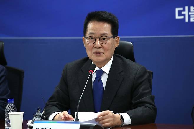 박지원 전 국가정보원장이 27일 서울 여의도 국회 의원회관에서 더불어민주당 윤석열정권정치탄압대책위원회가 주최한 서해 공무원 피격 사건 및 흉악범죄자 추방 사건 관련 기자회견을 하고 있다. 이상섭 기자