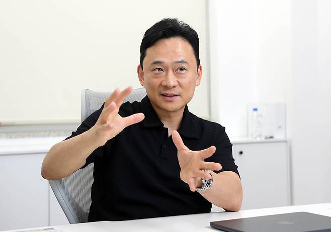 기후학자인 정수종 서울대 환경대학원 교수가 네팔 대홍수와 한반도의 기상이변에 대해 설명하고 있다. 강정현 기자