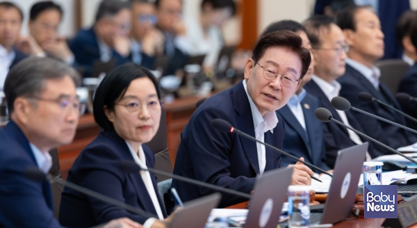 이재명 대통령이 정부의 임신중지 약물 '미프진' 도입 방침과 관련해 여성의 건강과 안전을 최우선으로 고려해야 한다는 입장을 밝혔다. ⓒ대통령실