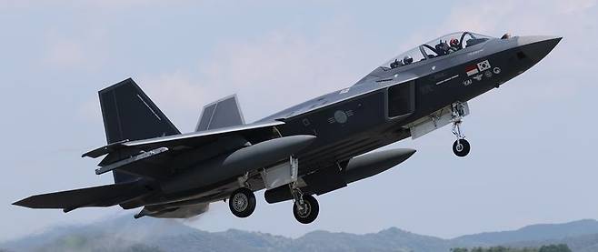 KF-21 시험비행 (출처=연합뉴스)