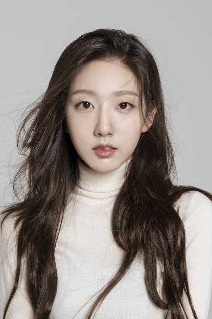 걸그룹 러블리즈의 멤버 겸 배우 정예인. 써브라임