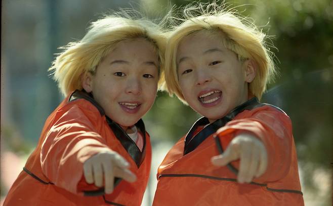쌍둥이 가수 듀오 ‘량현량하’. 사진 소속사