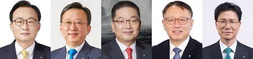 (왼쪽부터) 이환주 KB국민은행장, 정상혁 신한은행장, 이호성 하나은행장, 정진완 우리은행장, 강태영 NH농협은행장. 사진=연합뉴스