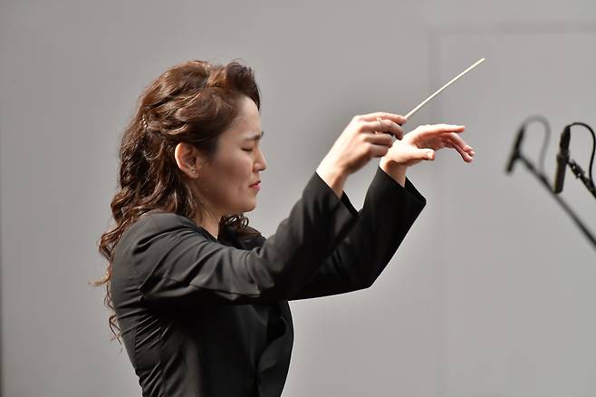 지휘자 장한나가 예술감독을 맡은 '대전그랜드페스티벌'이 내달 4일부터 10일까지 대전예술의전당에서 'Joy of Music(음악의 기쁨)'을 주제로 열린다. 사진은 장한나 예술감독. 대전예술의전당 제공