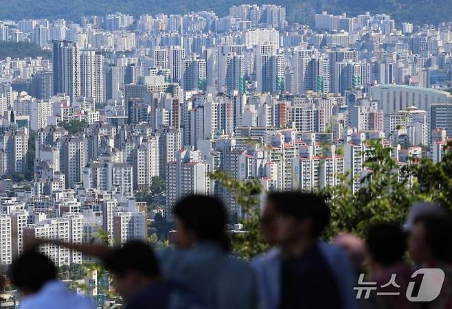 서울 남산에서 바라본 서울 아파트 단지. /제공=뉴스1