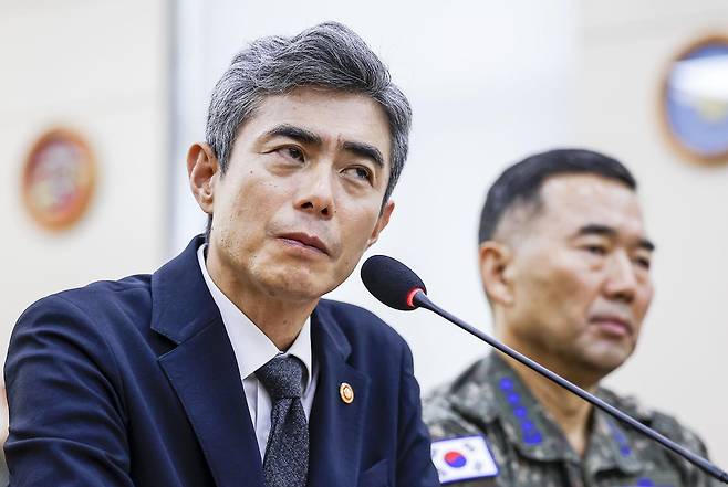 강신철 국방부 장관이 29일 서울 여의도 국회에서 열린 국회 국방위원회 전체회의에서 의원 질문에 답하고 있다. 2026.09.29. 뉴시스
