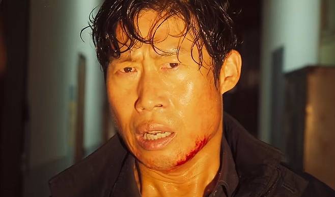 유해진. 사진=영화 ‘암살자(들)’ 메인 예고편 캡처