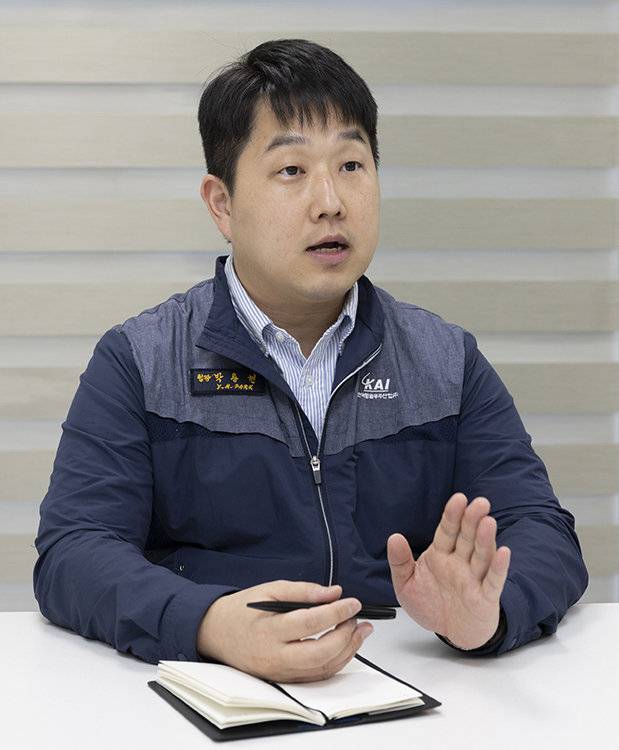 박용현 한국항공우주산업(KAI) 우주사업개발팀장이 경남 사천시 KAI 우주센터에서 기자의 질문에 답하고 있다. 박해윤 기자
