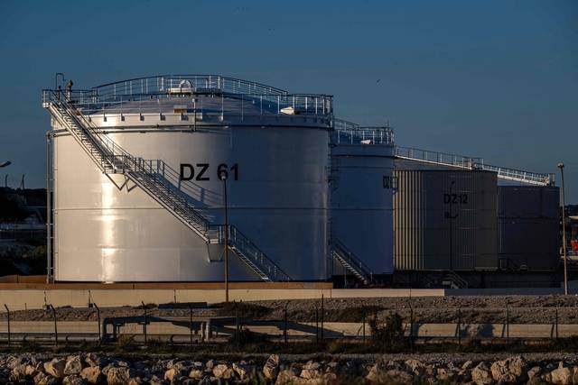 (FILES) This photograph shows a general view of storage tanks at the Lavera oil refinery in Martigues, southern France on March 17, 2026. G7 countries have agreed to release “100 million barrels” of diesel and crude oil from their reserves over the next four months, their leaders said on October 2, 2026. The nations agreed to “a coordinated release through the IEA of 100 million barrels to begin immediately over four months,” they said in a statement released by French President Emmanuel Macron‘s office after talks to coordinate action on fuel prices. (Photo by MIGUEL MEDINA / AFP) <Copyright (c) Yonhap News Agency prohibits its content from being redistributed or reprinted without consent, and forbids the content from being learned and used by artificial intelligence systems.>