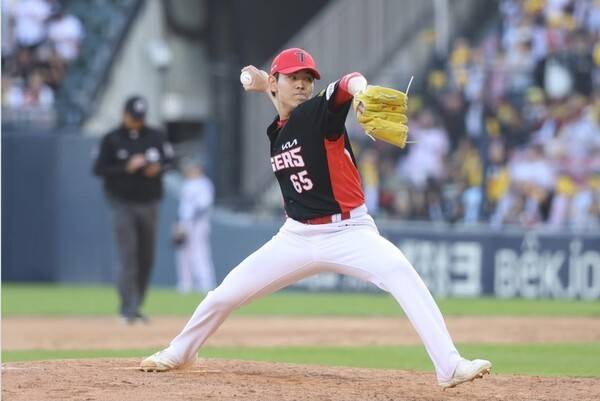 5일 KIA가 서울 잠실야구장에서 열린 2026 신한 SOL KBO리그 LG와의 원정경기에서 6-4로 이겼다. (기아 투수 성영탁(세) 1이닝 9구 1탈삼진). /사진=기아 타이거즈