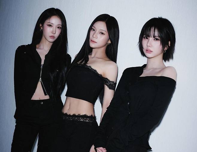 그룹 비비지 은하, 신비, 엄지가 소속사 언코어에서 새로운 출발을 알렸다. 언코어 제공