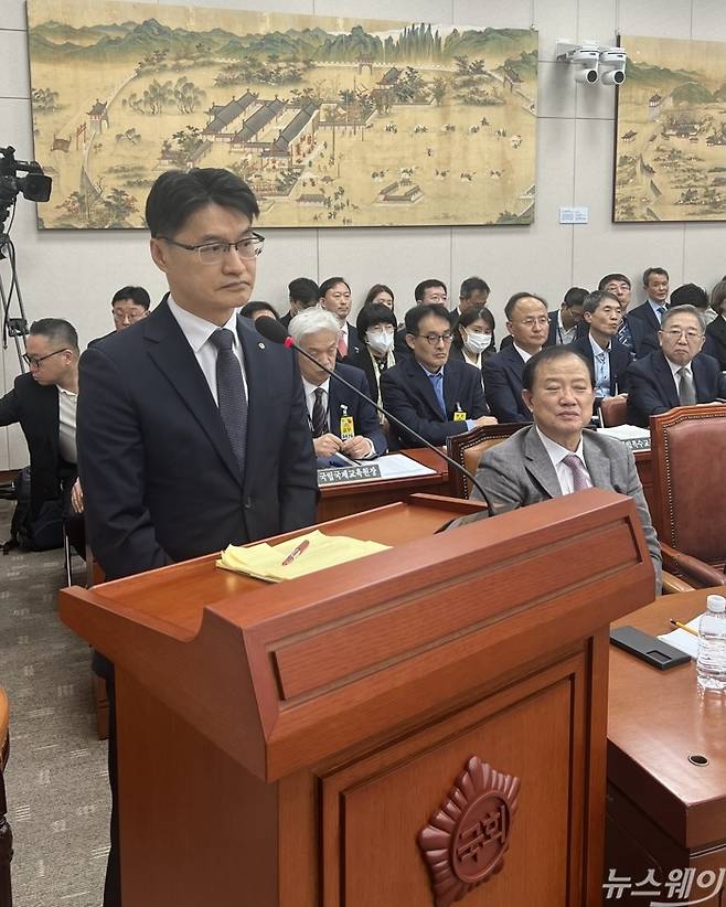 7일 여의도 국회에서 열린 교육위원회 국정감사에서 이부환 한화에어로스페이스 대표가 질의를 받고 있다. 사진=이건우 기자