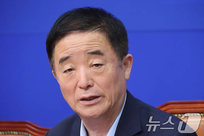 강득구 더불어민주당 의원이 25일 서울 여의도 국회에서 열린 민주연구원 혁신TF 1차 회의에서 발언하고 있다. 2026.8.25 ⓒ 뉴스1 신웅수 기자