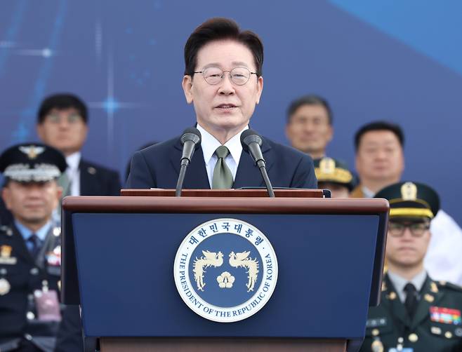 이재명 대통령이 1일 충남 계룡대에서 열린 제78주년 국군의 날 기념행사에서 기념사를 하고 있다. 연합뉴스