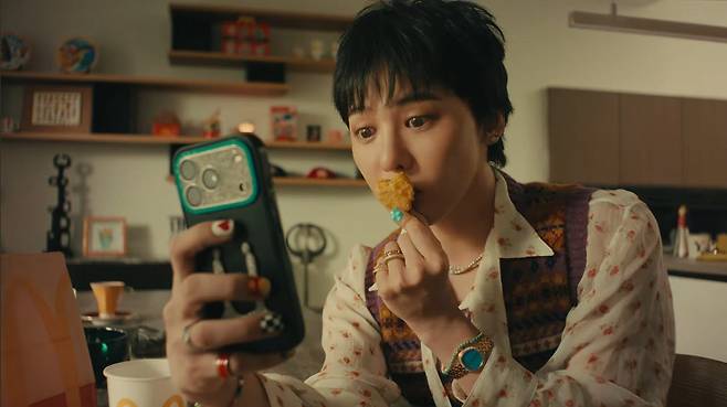 지드래곤이 맥도날드 광고에 출연한 모습. (사진=한국맥도날드 광고영상 캡처)