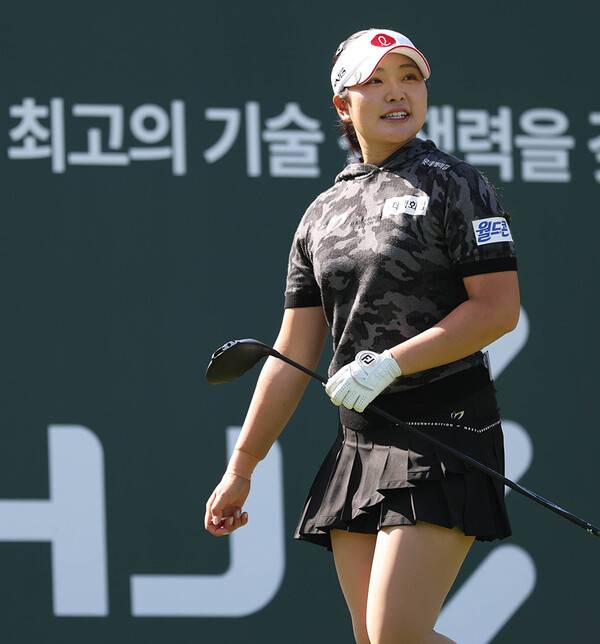 2026년 한국여자프로골프(KLPGA) 투어 '변형 스테이블포드 방식'의 HJ중공업·동부건설 챔피언십에 출전한 유현조 프로가 2라운드에서 경기하는 모습이다. 사진제공=KLPGA (사진을 무단으로 사용하지 마십시오.)