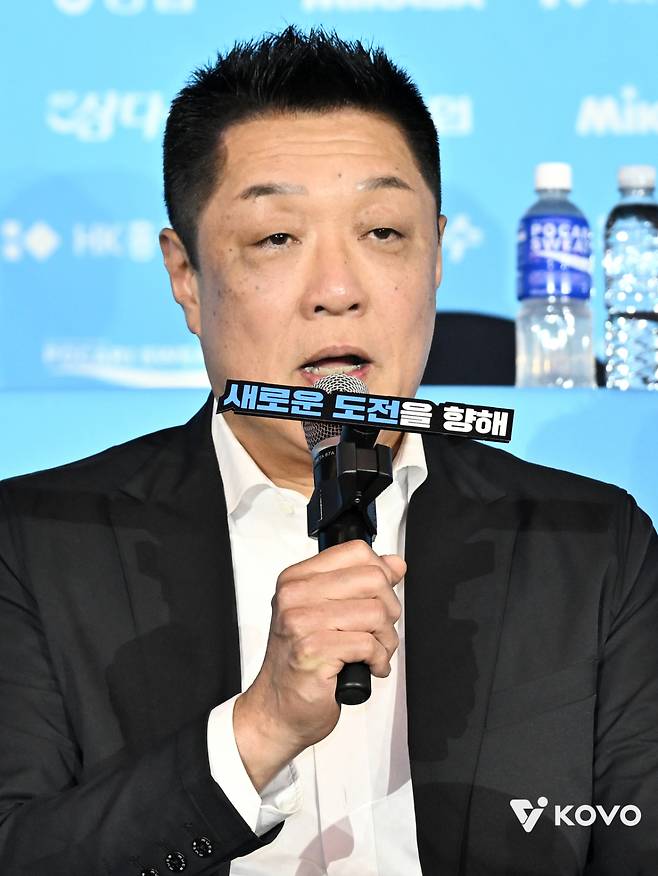 마나베 마사요시 IBK 기업은행 감독. /사진=한국배구연맹 제공