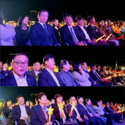 '2026 청정완도 가을섬 여행' 축제에 참석한 김신 군수, 최정욱 군의장, 조인호·박재선 특별시의원, 지민·김세윤 군의원 등이 자리를 빛내고 있다. 이준경 기자