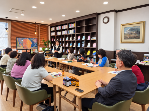지난 17일 디멘시아도서관에서 열린 《나를 위한 엔딩노트》출간 기념 디멘시아 심포지엄 현장 / 디멘시아뉴스