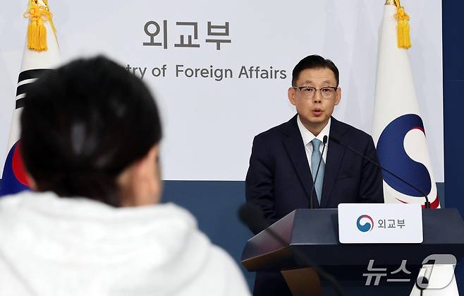 박두순 외교부 대변인이 지난 15일 서울 종로구 정부서울청사에서 현안 브리핑을 하고 있다. 2026.10.15 ⓒ 뉴스1 이종덕 기자