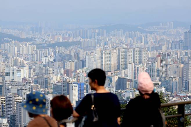 서울 남산에서 바라본 서울 아파트 단지.(이투데이DB)