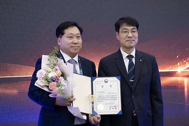 페르세우스가 FIX 2026 이노베이션 어워즈 모빌리티 부문 최고혁신상을 수상했다 / 출처=IT동아