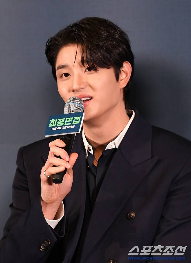 영화 '최종면접' 언론배급시사회가 28일 서울 용산구 한강로동 CGV용산아이파크몰에서 열렸다. 김재원이 인터뷰를 하고 있다. 용산=박재만 기자 pjm@sportschosun.com/2026.10.28/