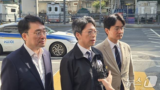 홍지선 국토교통부 장관(가운데)이 30일 노원구 상계2구역 재개발 현장에서 발언하고 있다.2026.10.30ⓒ 뉴스1 김동규 기자